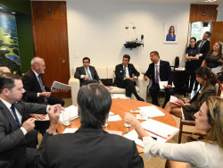 Bancada federal recebe de Marçal pedido de emendas para asfalto e saúde