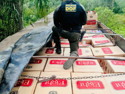 Carreta furtada no Paraná levava quase 30 mil pacotes de cigarros contrabandeados