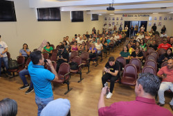 Marçal Filho entrega 130 títulos de propriedade e lança programa "Moradia Legal"