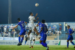 Operário marca no fim e sai na frente do Ivinhema na final do Campeonato Sul-Mato-Grossense