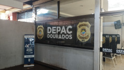 Condutora e amigos são ameaçados em semáforo e perseguidos por assaltantes