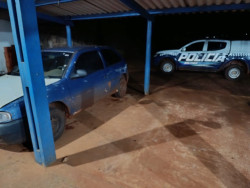 Polícia apreende 200 caixas de cigarros do Paraguai em carro abandonado