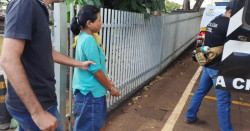 Acusada de matar duas mulheres e criança em incêndio é levada para presídio