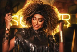 DJ douradense é presa por suspeita de comandar rede de prostituição em Portugal