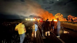 Mãe e três filhos morrem em acidente que teve carro incendiado