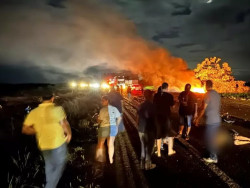 Mãe e três filhos morrem em acidente que teve carro incendiado