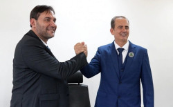 Juíza cassa mandato de prefeito e vice por uso de fake news na campanha