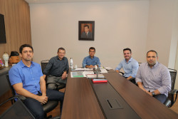 Executivos de famoso restaurante se reúnem com Marçal e anunciam filial