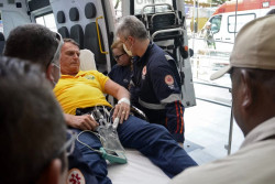 Após atendimento em Natal, Bolsonaro será transferido para Brasília