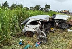 Morre segunda vítima de acidente entre carro e caminhão prancha na BR-267