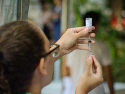 Vacinação nas escolas começa nesta segunda-feira
