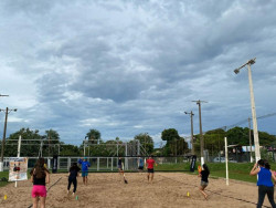 Torneios de Beach Tennis e de Futsal levam esporte e lazer para 1ª Festa da Páscoa
