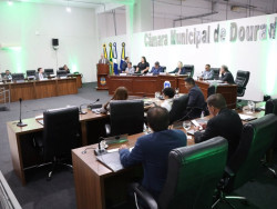 Câmara debate inclusão de crianças autistas e aprova projetos na sessão semanal