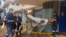 Em frente de casa, homem é esfaqueado no peito no Jardim Monte Líbano