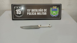 Mulher é presa em flagrante após esfaquear homem de 29 anos