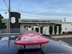 Adolescente denuncia padrasto por estupro; mãe dela sabia e ajudou marido a cometer crime