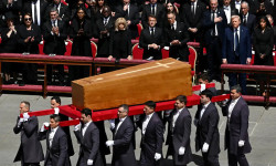 Corpo de papa Francisco é sepultado na Basílica de Santa Maria Maior