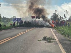 MST bloqueia outra rodovia e invade sede do Incra em Campo Grande