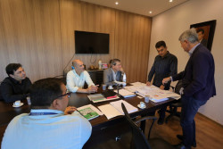 Marçal cobra de presidente da Sanesul sobre buracos abertos em ruas de Dourados