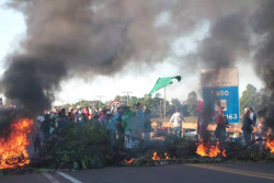 Após cinco horas e muito congestionamento, MST encerra bloqueio da BR-163