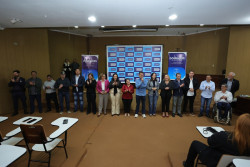 Prefeito entrega R$ 361 mil em emendas para 11 entidades assistenciais