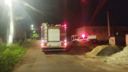 Incêndio mobiliza bombeiros em bairro de Dourados