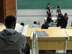 Campanha arrecada doações para bolsas destinadas a estudantes negros