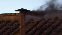 Vaticano tem fumaça preta após nova votação