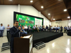 Na Expoagro, prefeito destaca esforços para volta dos voos comerciais a Dourados
