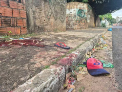 Jovem é executado com 12 tiros em frente de casa