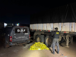 Motorista é preso com 63 quilos de cocaína em pneu de carreta na fronteira