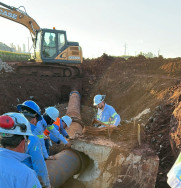 Conserto da adutora rompida nas proximidades da BR-163 ainda está em andamento