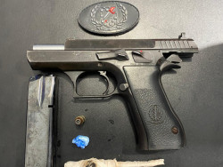 Casal é preso com papelotes de cocaína e arma de fogo na fronteira