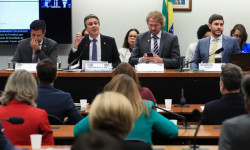 Novas regras para EAD protegem população e garantem qualidade, diz ministro