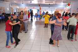 Bailão da terceira idade marca retomada das atividades no Parque das Nações