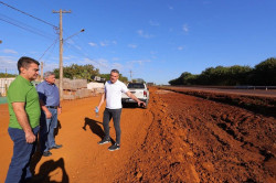 Prefeitura faz reposicionamento do escoamento da água na entrada da Campina Verde