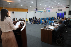 Lei que barra condenado por crime sexual contra crianças no serviço público é aprovada