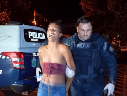 Juiz solta mulher que matou homem com facada no peito e nega internação contra drogas