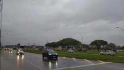 Chuva forte pela manhã e sol à tarde marcam a quarta-feira em Dourados
