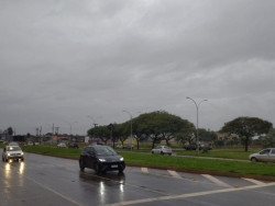 Chuva forte pela manhã e sol à tarde marcam a quarta-feira em Dourados