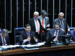 Senado aprova PEC que inclui guarda municipal na segurança pública