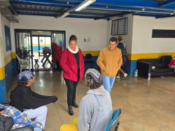 Casa da Acolhida opera com capacidade máxima para proteger do frio intenso