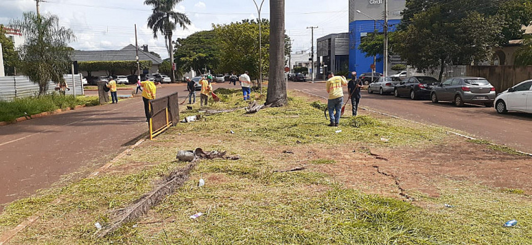 Serviço de limpeza ainda é lento em Dourados (Divulgação)