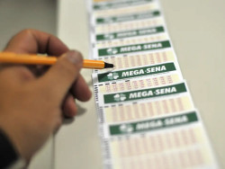 Ninguém acerta a Mega-Sena e prêmio principal acumula em R$ 31 milhões