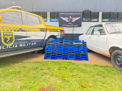 Homem é preso com R$ 146 mil em maconha em fundo falso de carro