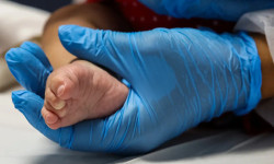 MS amplia teste do pezinho gratuito pelo SUS e passa a detectar mais de 40 doenças