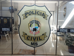 Ladrão furta comércio, esquece Carteira de Trabalho e é preso em Dourados