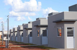 Política habitacional é impulsionada por Governo e Agehab e chega a milhares de famílias