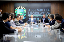 Governo apresenta aos deputados expansão da saúde e PPP para Hospital Regional da Capital
