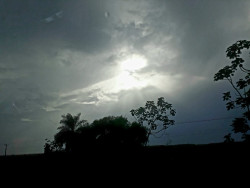 Quinta-feira terá variação de nuvens e pancadas de chuva em Dourados